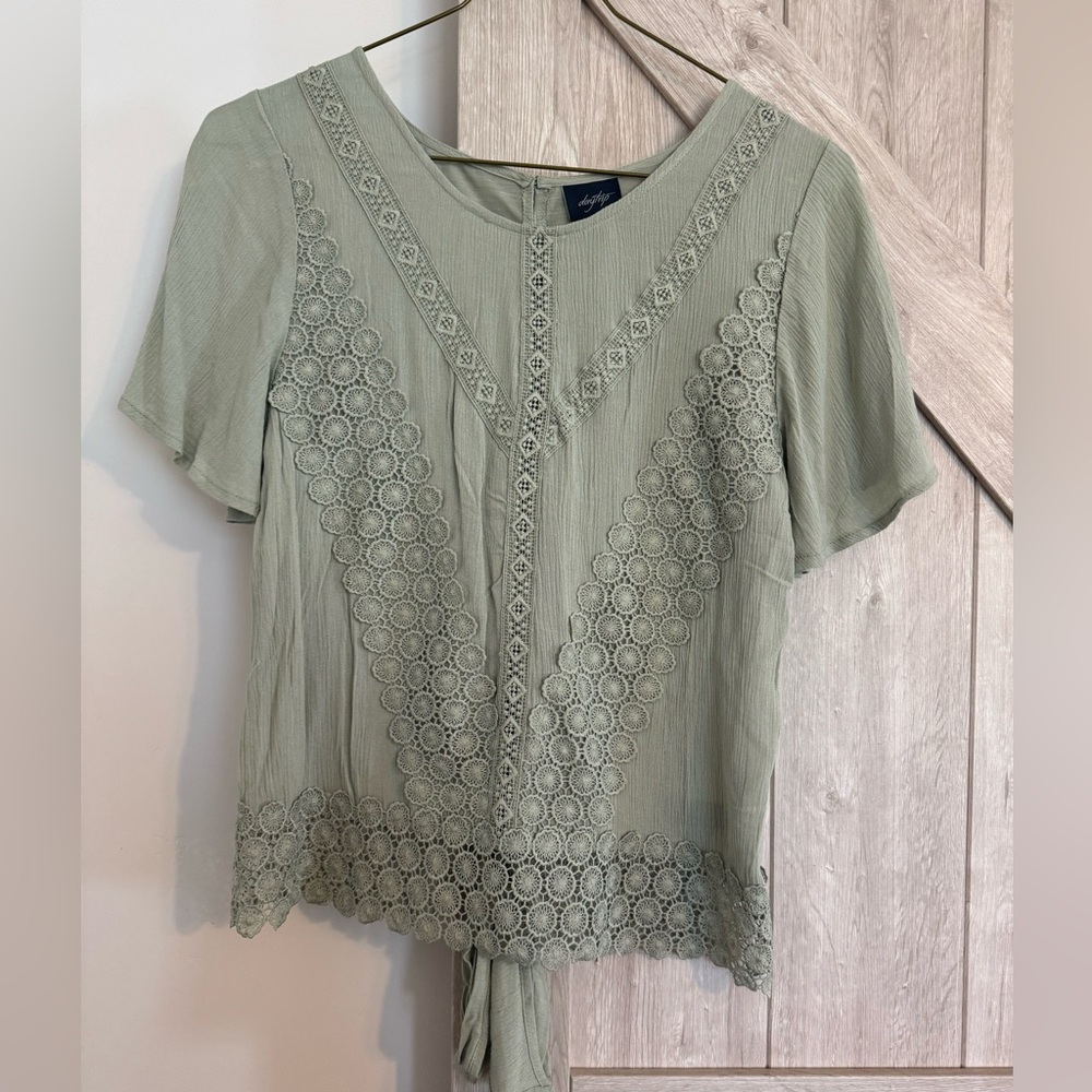 Buckle daytrip blouse